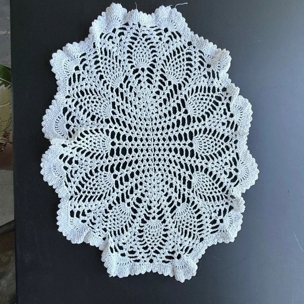 Vintage White Crochet Lace Doily Pineapple Pattern Oval Table Topper 16x13